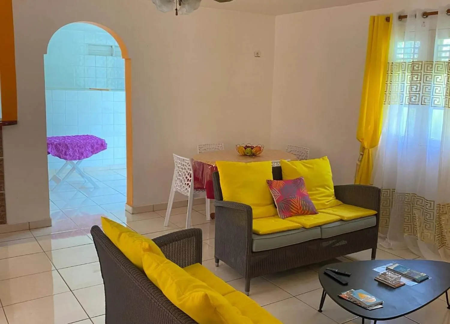 Maison Charmante A Baie-Mahault Avec Jardin Cloture Nyaraló