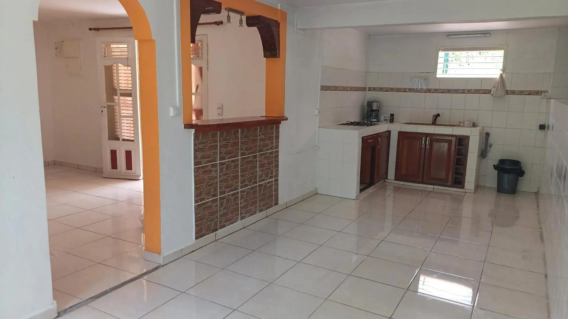 Maison Charmante A Baie-Mahault Avec Jardin Cloture 別荘