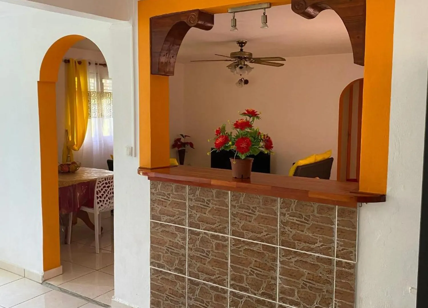 Maison Charmante A Baie-Mahault Avec Jardin Cloture 別荘